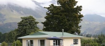 TAKAKA GOLDEN BAY HOBBIT AND LORD OF THE RINGS.