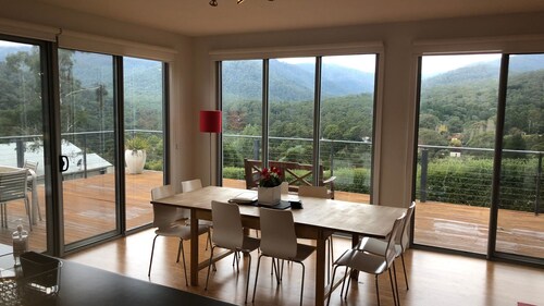 Stirling View - close to Mt Buller & Mt Stirling Entry Gates.