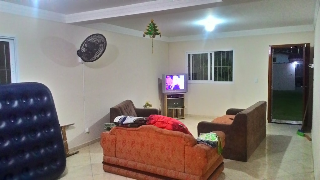 Two-story House On Martim De Sá Beach For 22 Guests. - Caraguatatuba