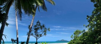 Beach House Apartment No 5 - Beach, Village Shops