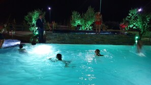 2 piscinas al aire libre, tumbonas