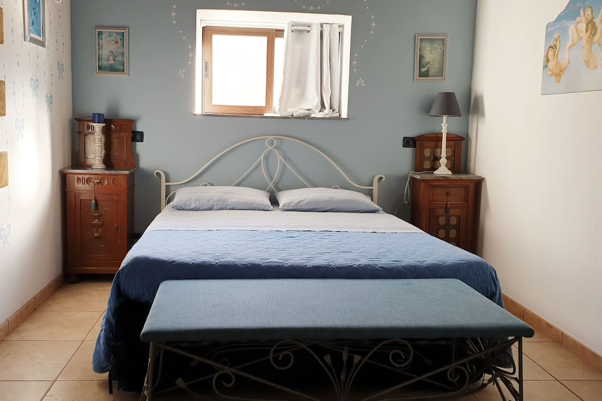 Double Room (Aria)