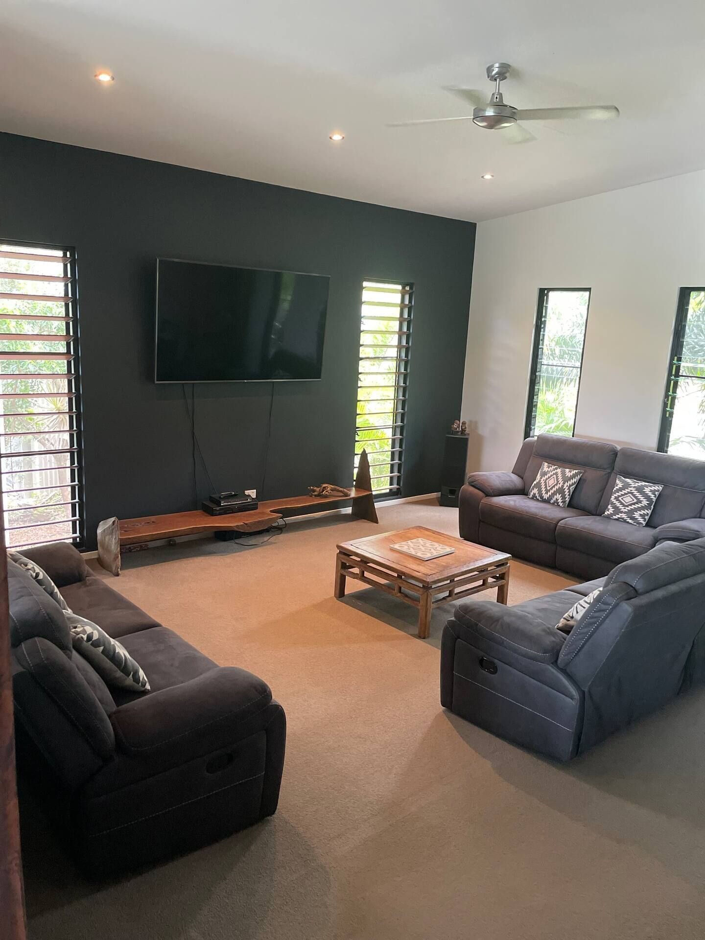 COCONUTS -   Absolute Beachfront home in Hydeaway Bay