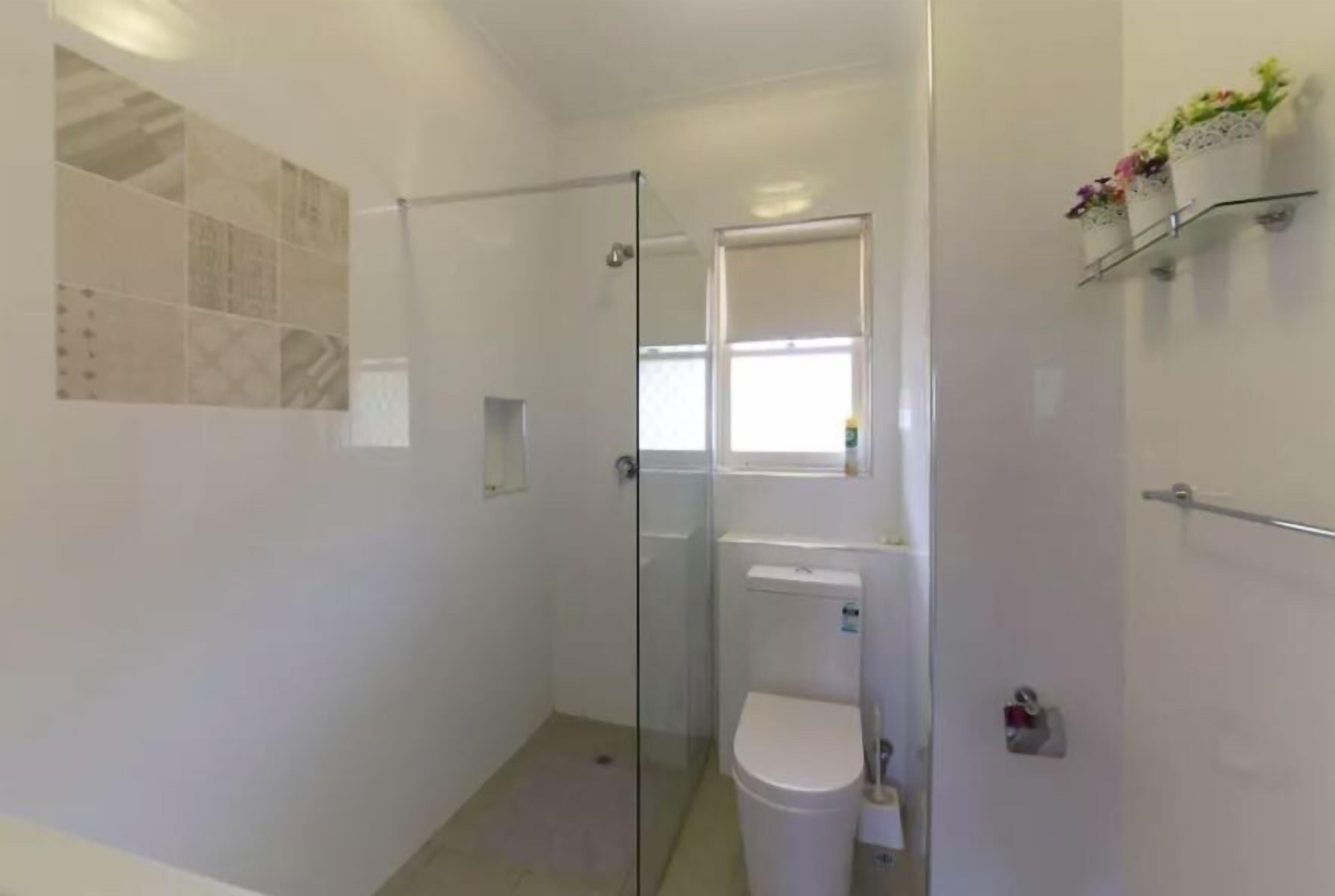 B9 Walk to UWA close to SCGH & CBD — image 8