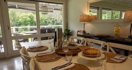 Luxury Cedar Tree Farm - Cosy Retreat with Games Room. Pet Friendly! Magic view!