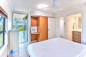 2 bedrooms, iron/ironing board, travel cot, free WiFi