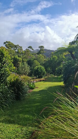 Property grounds - Reconnect Your Mind, Body and Soul... (Wongawallan)