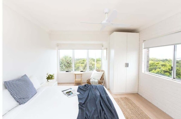 Room - The Peninsula (HASTINGS POINT)