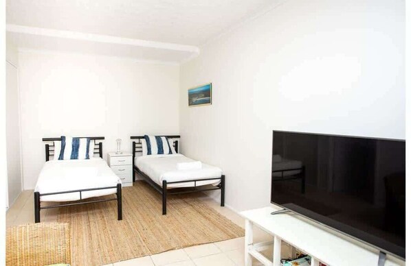 4 chambres, fer et planche à repasser, Wi-Fi gratuit, draps fournis