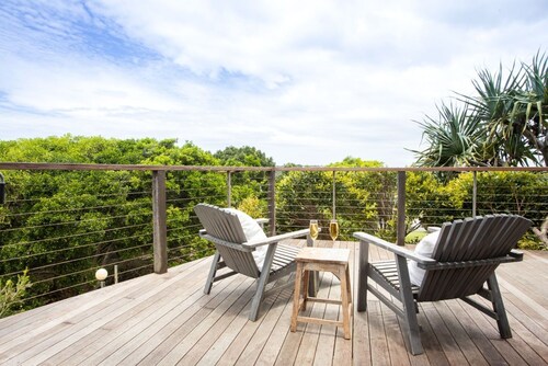 The Peninsula- 4bed Villa in Hastings Point