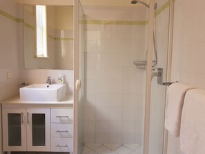 Hair dryer - The Heritage - located in in the center of Glenelg (Glenelg)