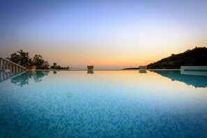 Piscina infinita, piscina aquecida