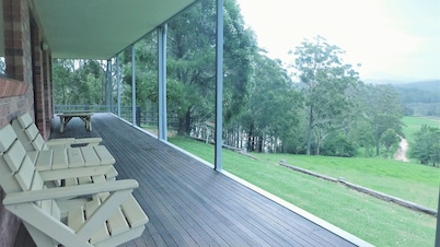 Valley View Retreat - your quiet riverside escape