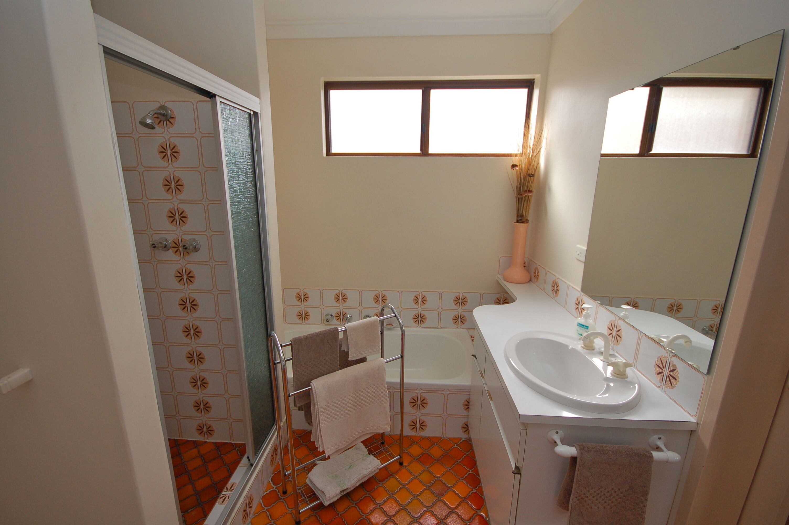 Seaview on Kent.....a beachside gem. — image 12