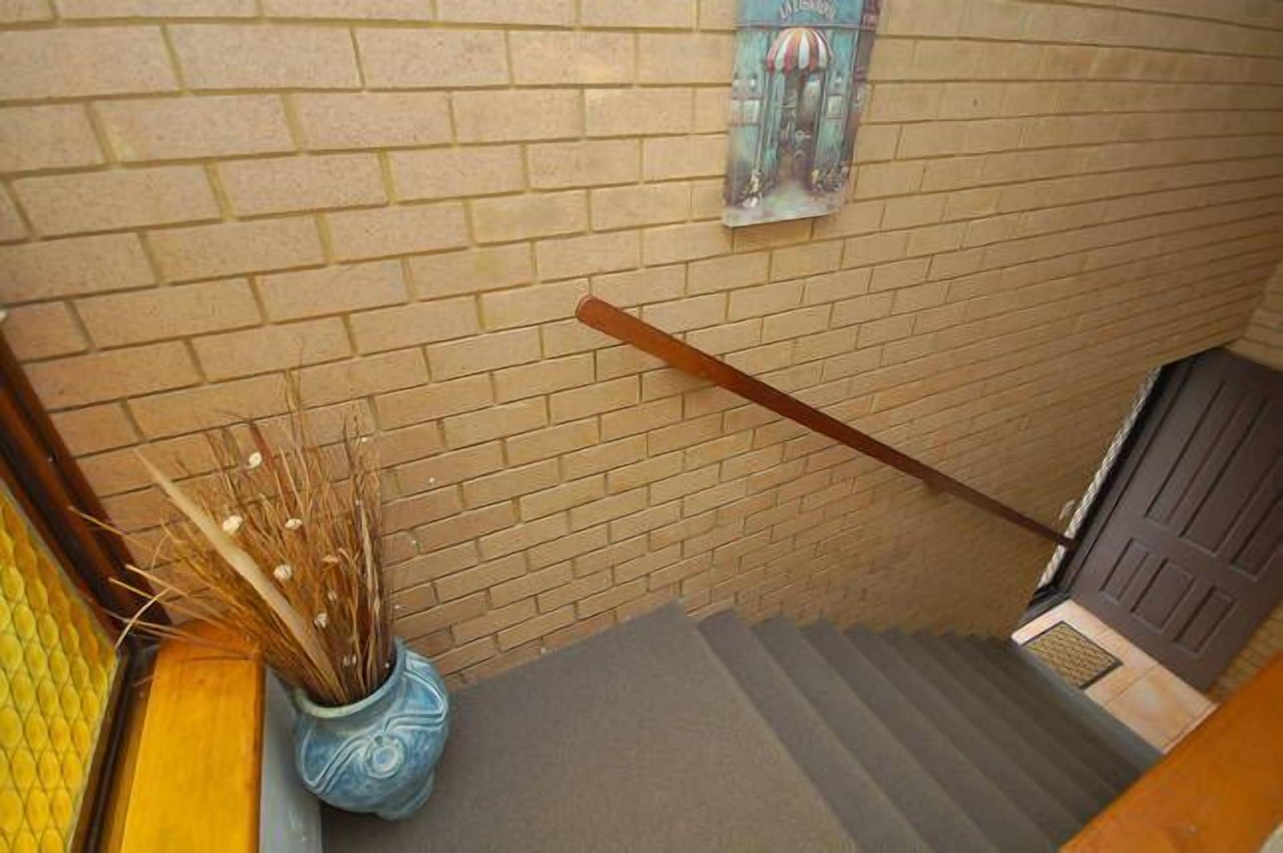 Seaview on Kent.....a beachside gem. — image 2