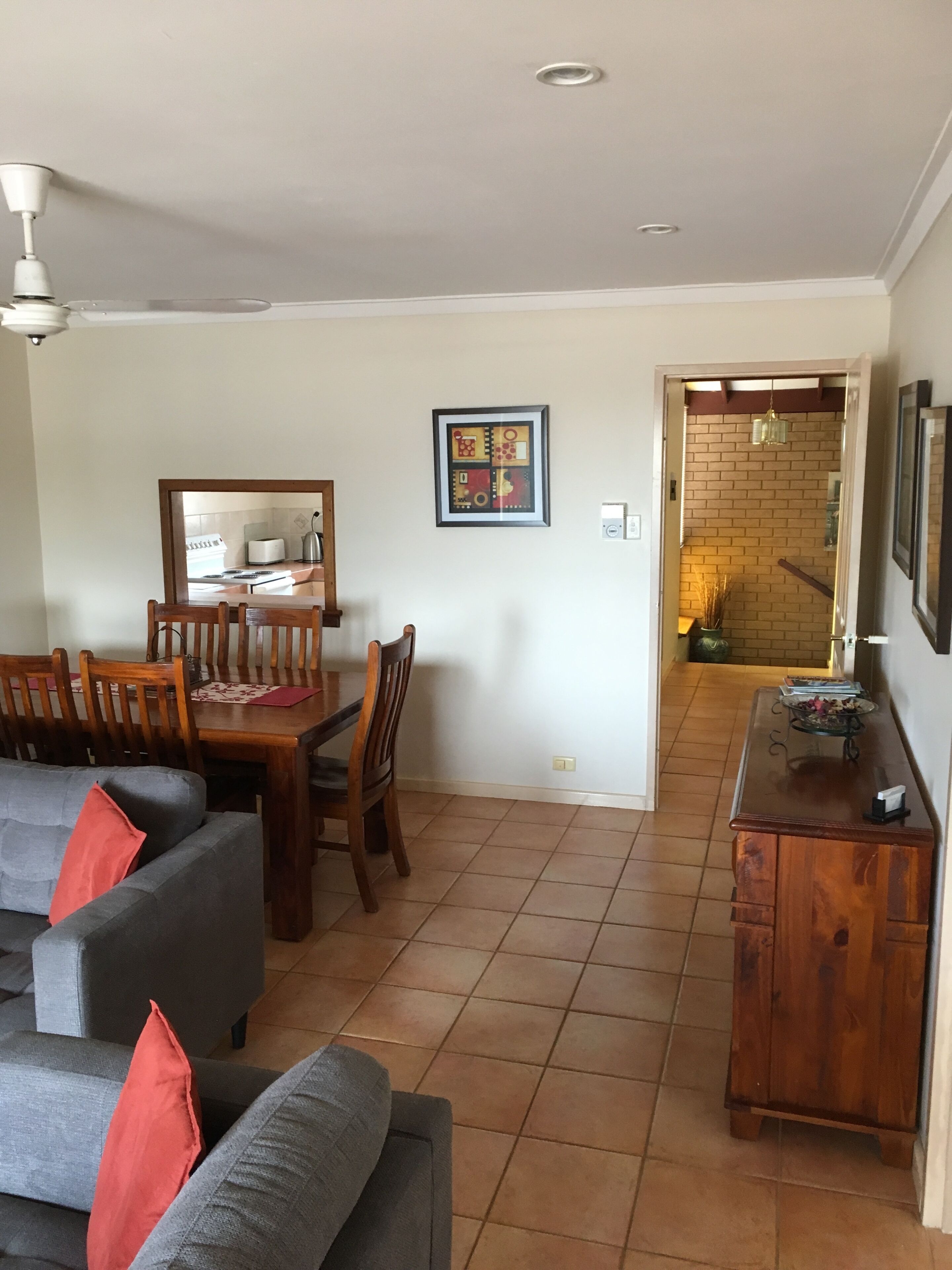 Seaview on Kent.....a beachside gem. — image 5