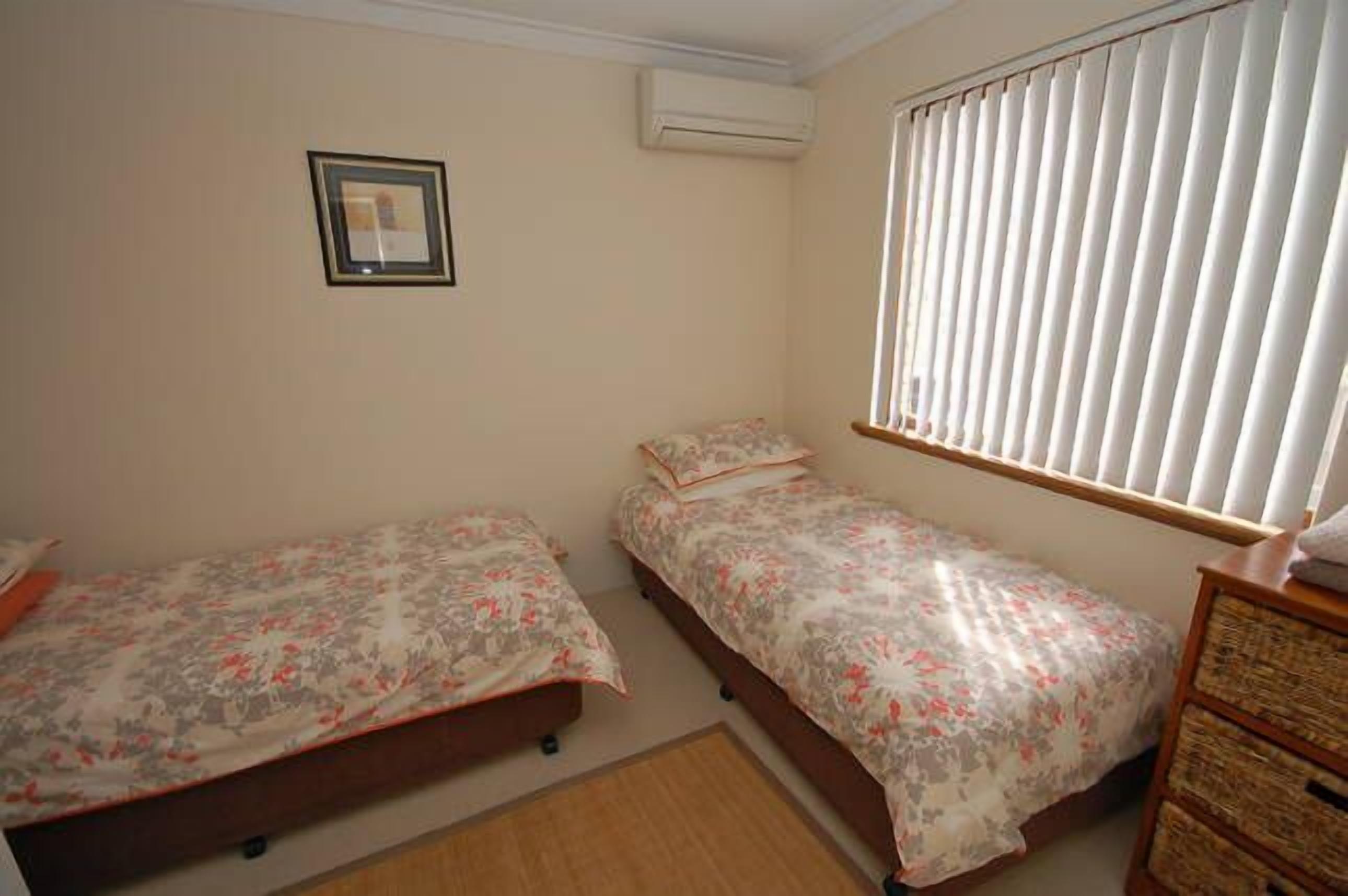 Seaview on Kent.....a beachside gem. — image 11