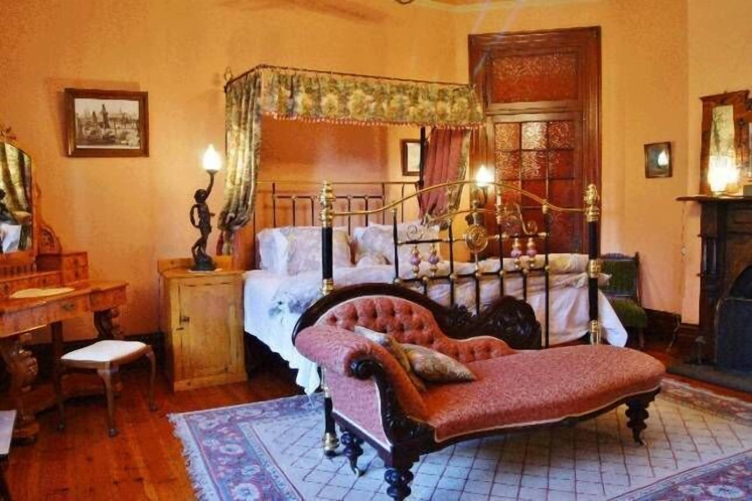 Viva Music Apartment - Buxton Mansion — image 11