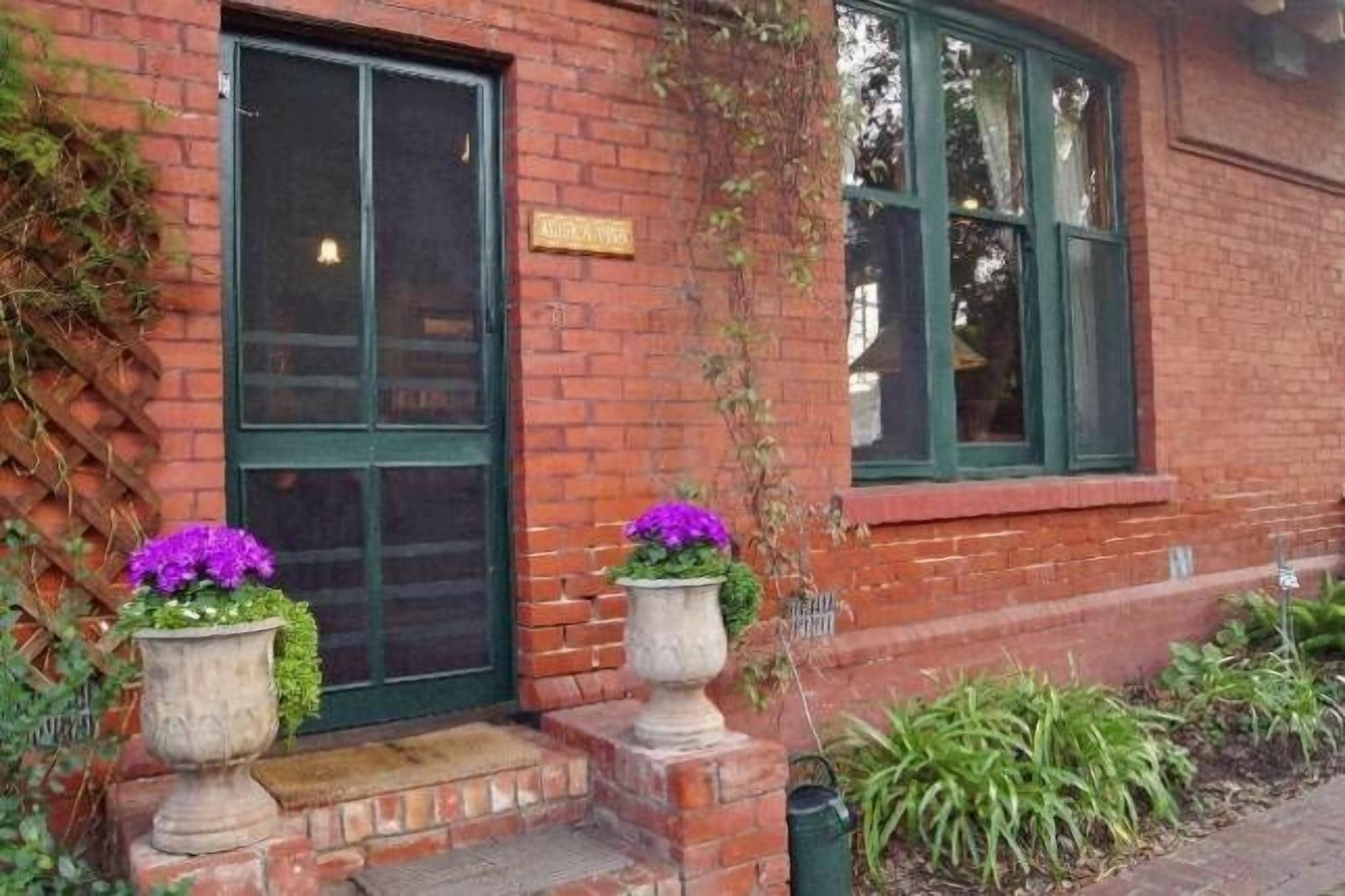 Viva Music Apartment - Buxton Mansion — image 14