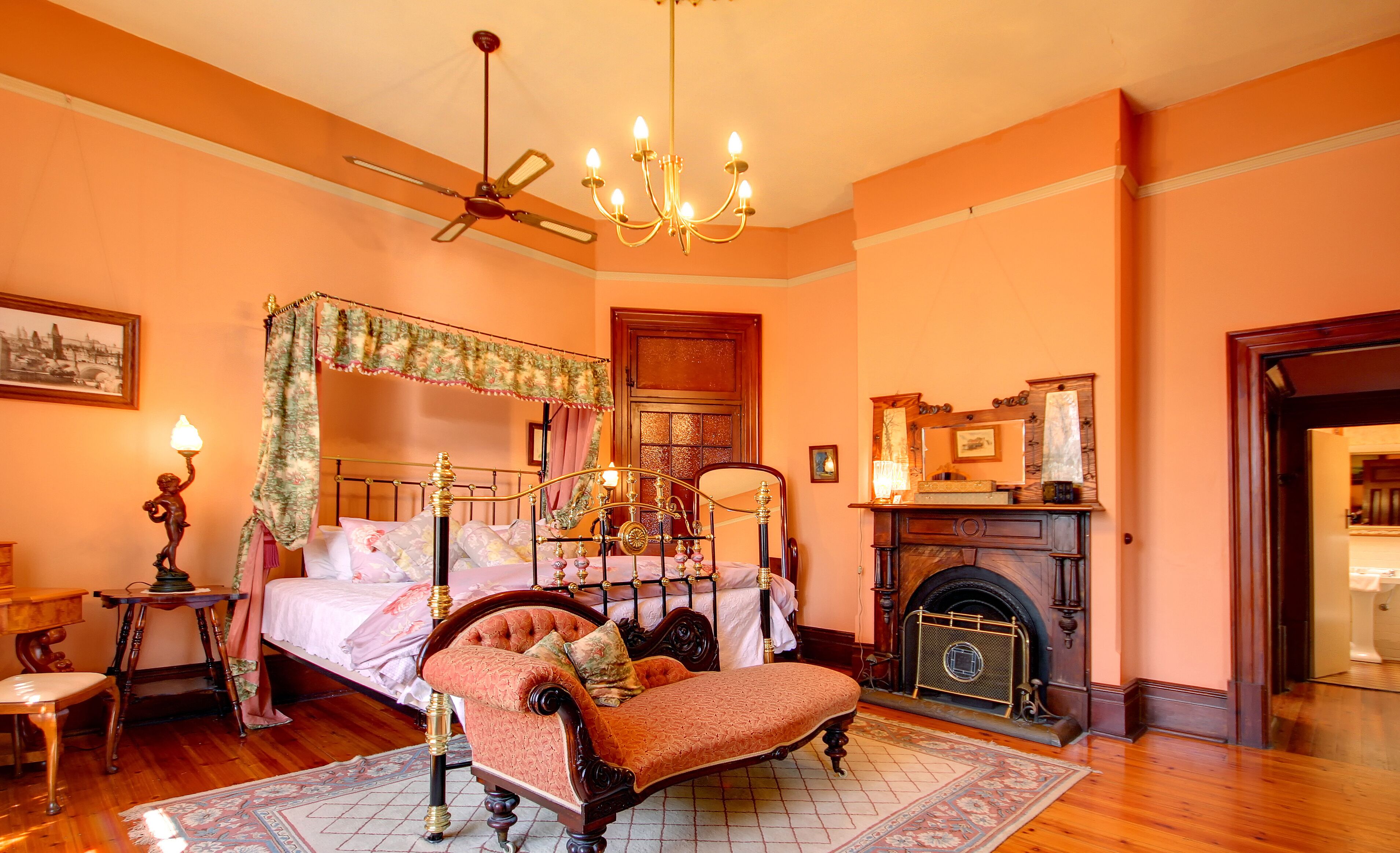 Viva Music Apartment - Buxton Mansion