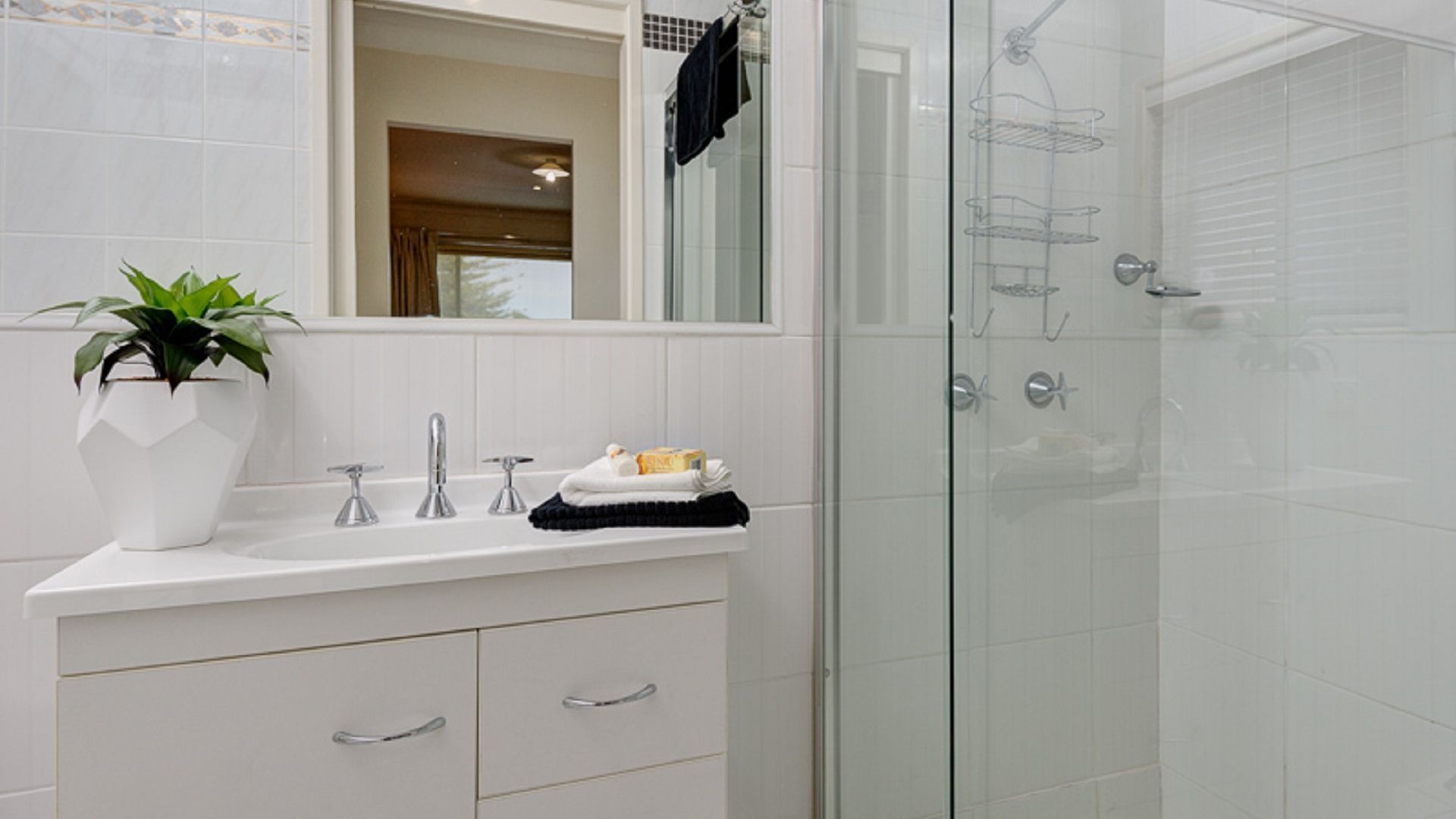 ^^ Waterfront ^^ Broadbeach Accommodation - PET FRIENDLY — image 21