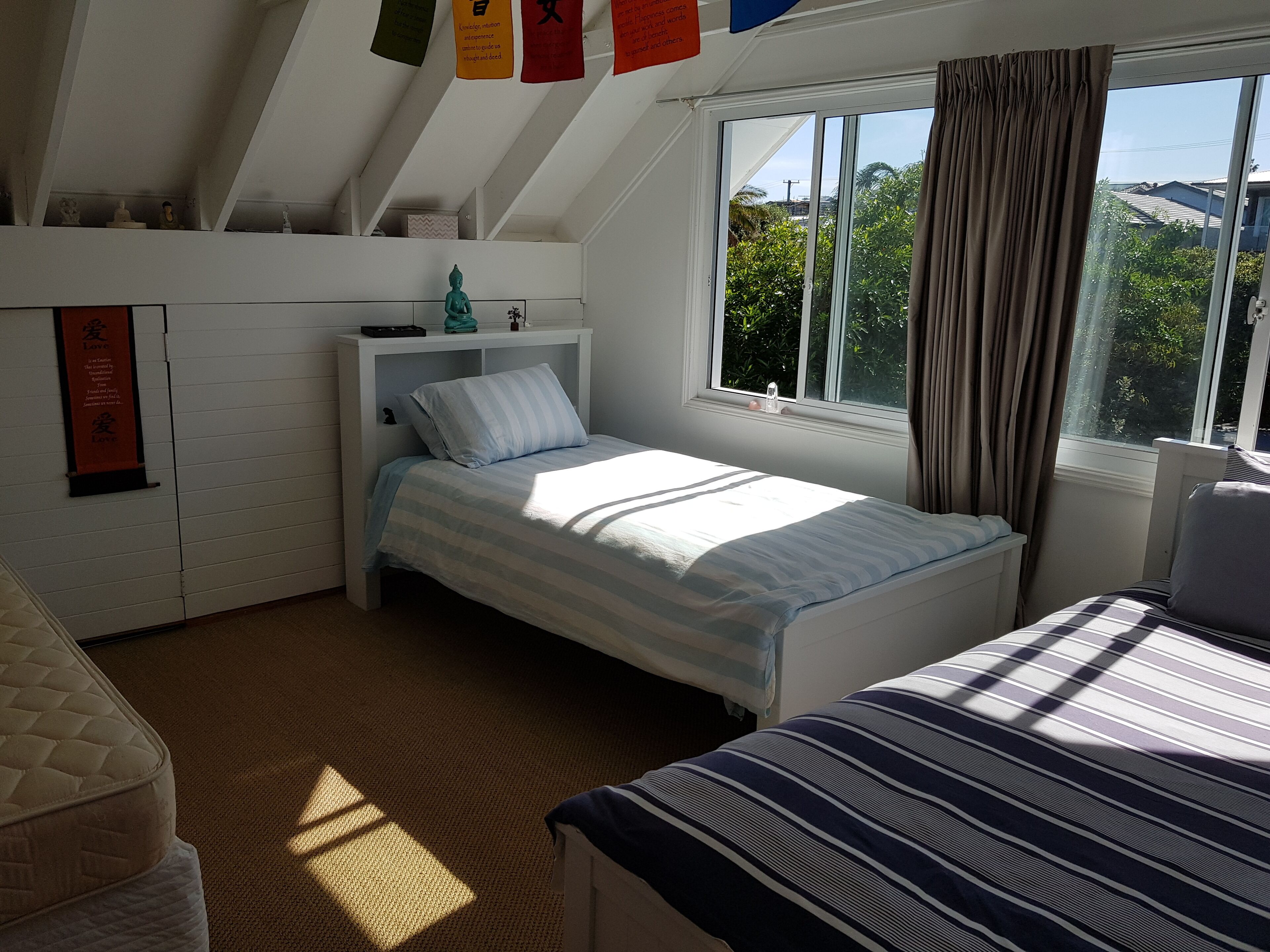 Fantastic Modern Beach House with Sensational Ocean Views & large in ground Pool — image 18