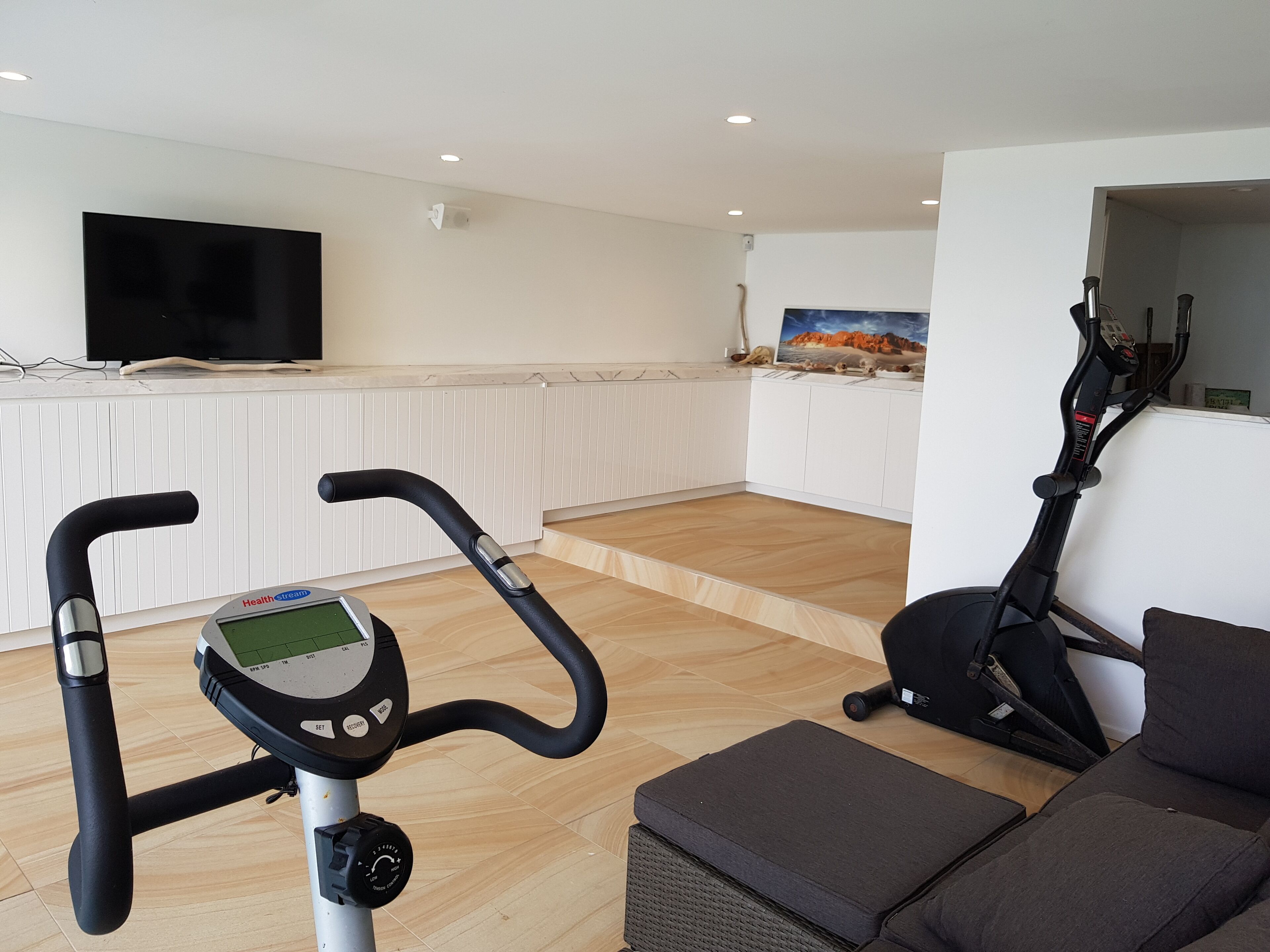 Fantastic Modern Beach House with Sensational Ocean Views & large in ground Pool — image 17