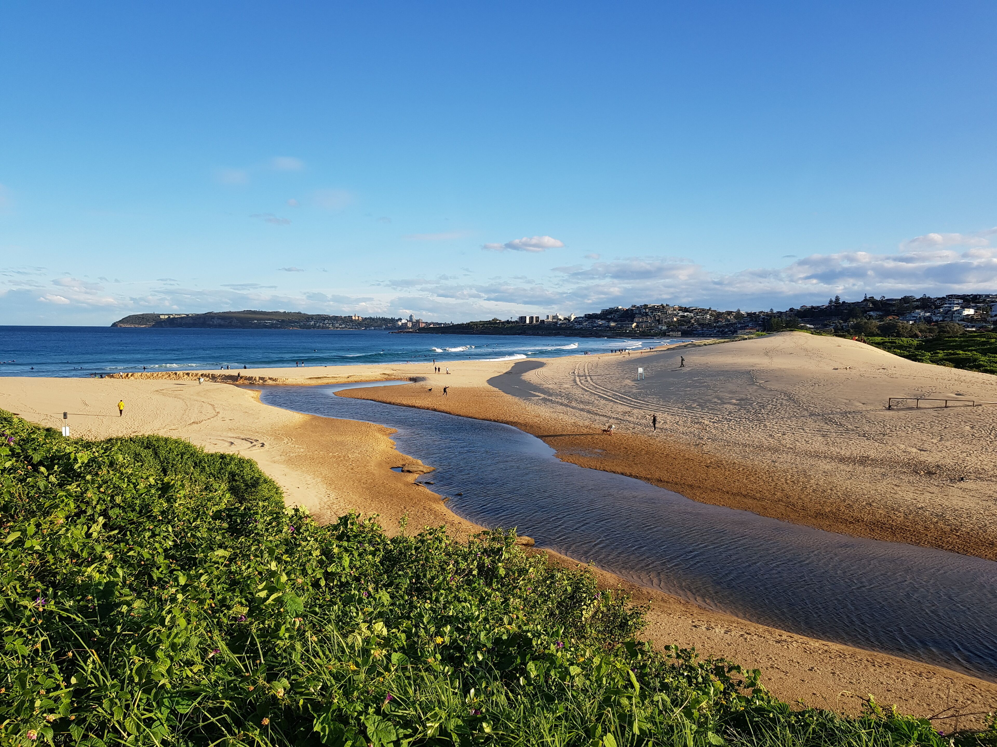 Beach nearby, sun-loungers, beach towels