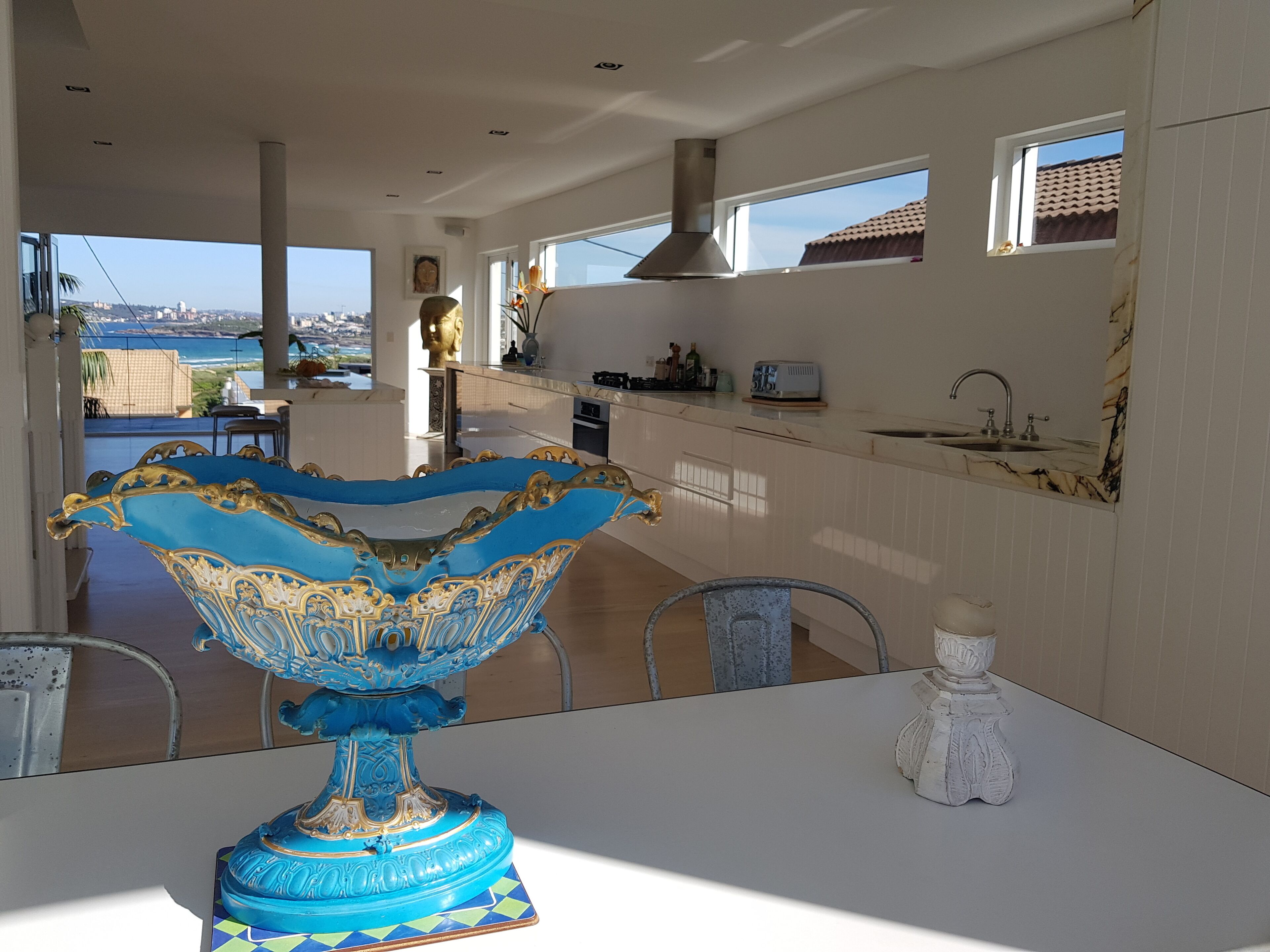 Fantastic Modern Beach House with Sensational Ocean Views & large in ground Pool — image 4