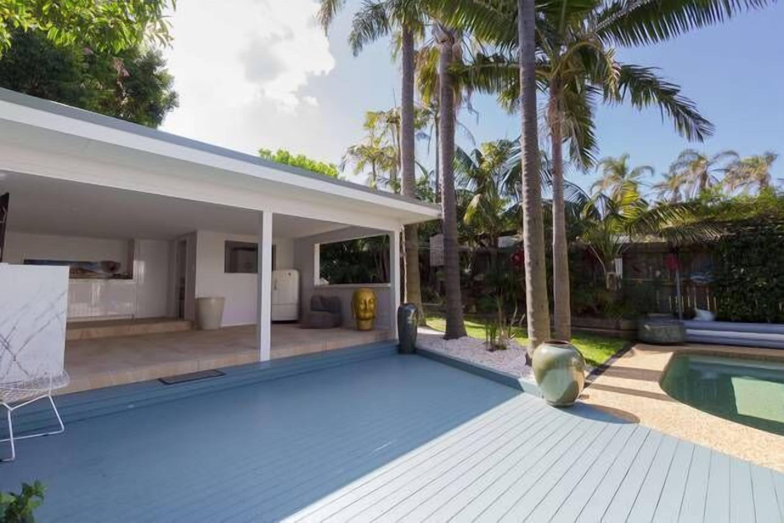 Fantastic Modern Beach House with Sensational Ocean Views & large in ground Pool — image 2