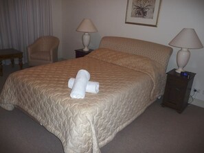 2 bedrooms, desk, iron/ironing board, travel cot
