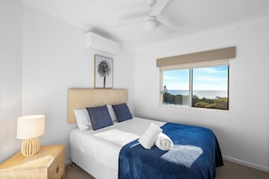 3 bedrooms, iron/ironing board, free WiFi, bed sheets - 3 Bedroom Penthouse Apartment with a Private Rooftop Spa (Sunshine Coast)