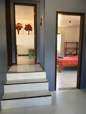 4 habitaciones, tabla de planchar con plancha y wifi gratis