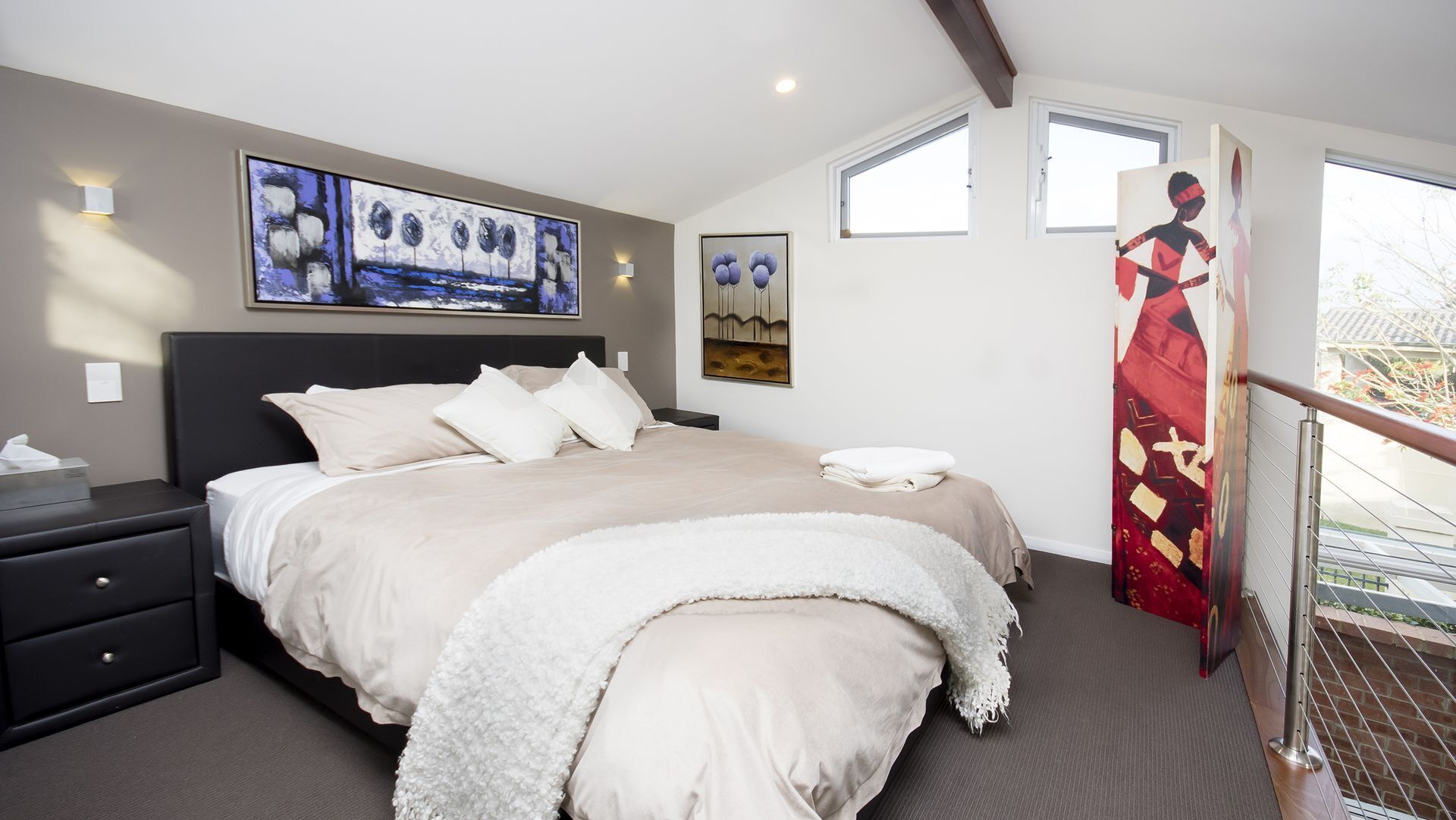 Luxury Executive Apartment — image 15