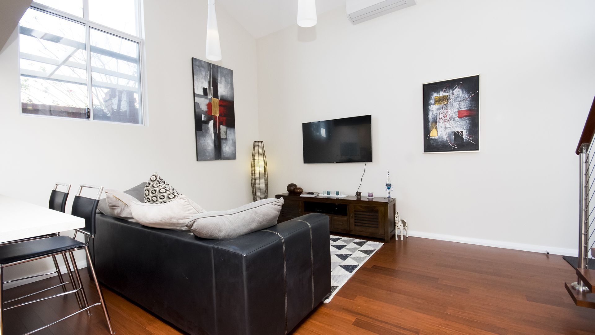 Luxury Executive Apartment — image 21