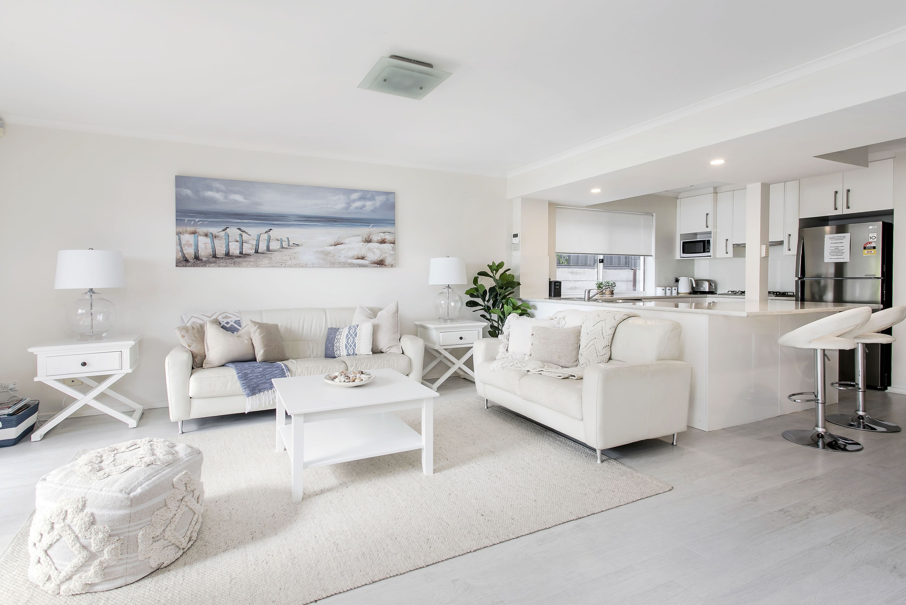 "LAKE VILLA" - Lake views & Pool. Walk to beach/shops