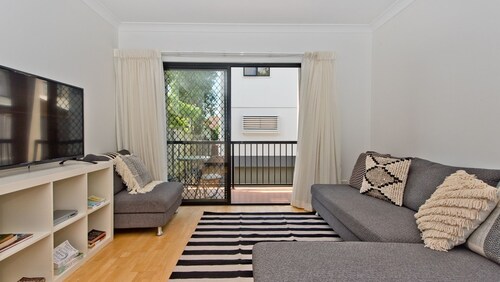 Paddington Townhouse- in the heart of Rosalie Village