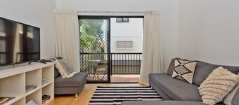 Paddington Townhouse- in the heart of Rosalie Village