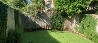 Paddington Townhouse- in the heart of Rosalie Village