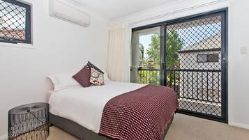 2 bedrooms, desk, iron/ironing board, travel cot