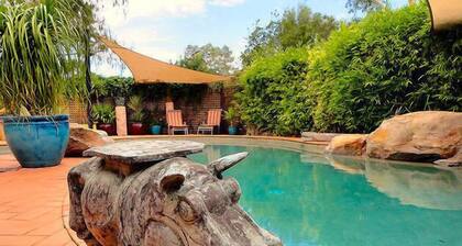 Vatu Sanctuary - The Bure (1 bedroom spa with private entrance and garden)