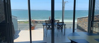 カシスビーチリトリート