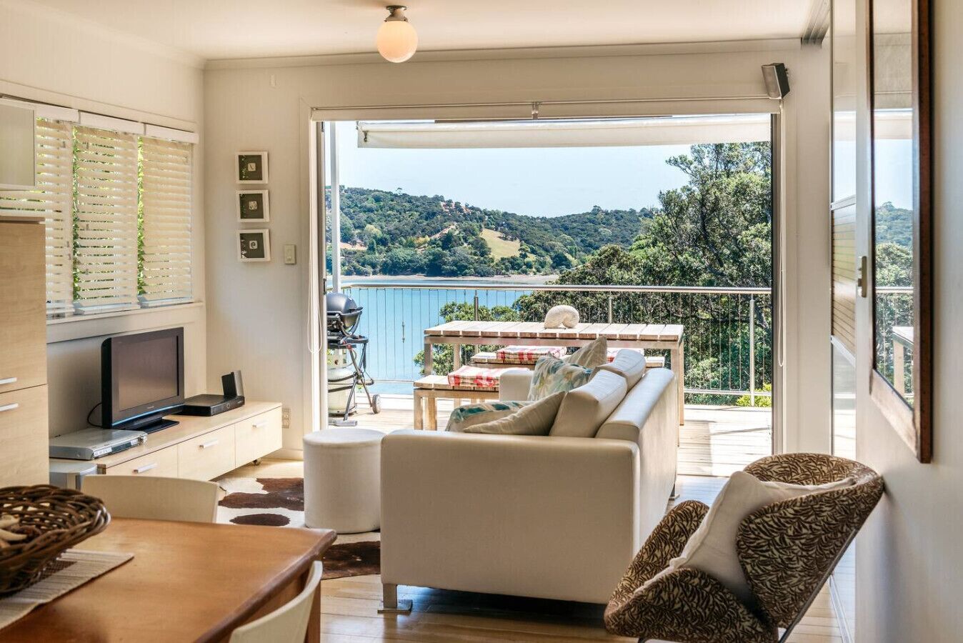 TV, fireplace, DVD player, stereo