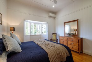 3 Schlafzimmer, Schreibtisch, schallisolierte Zimmer