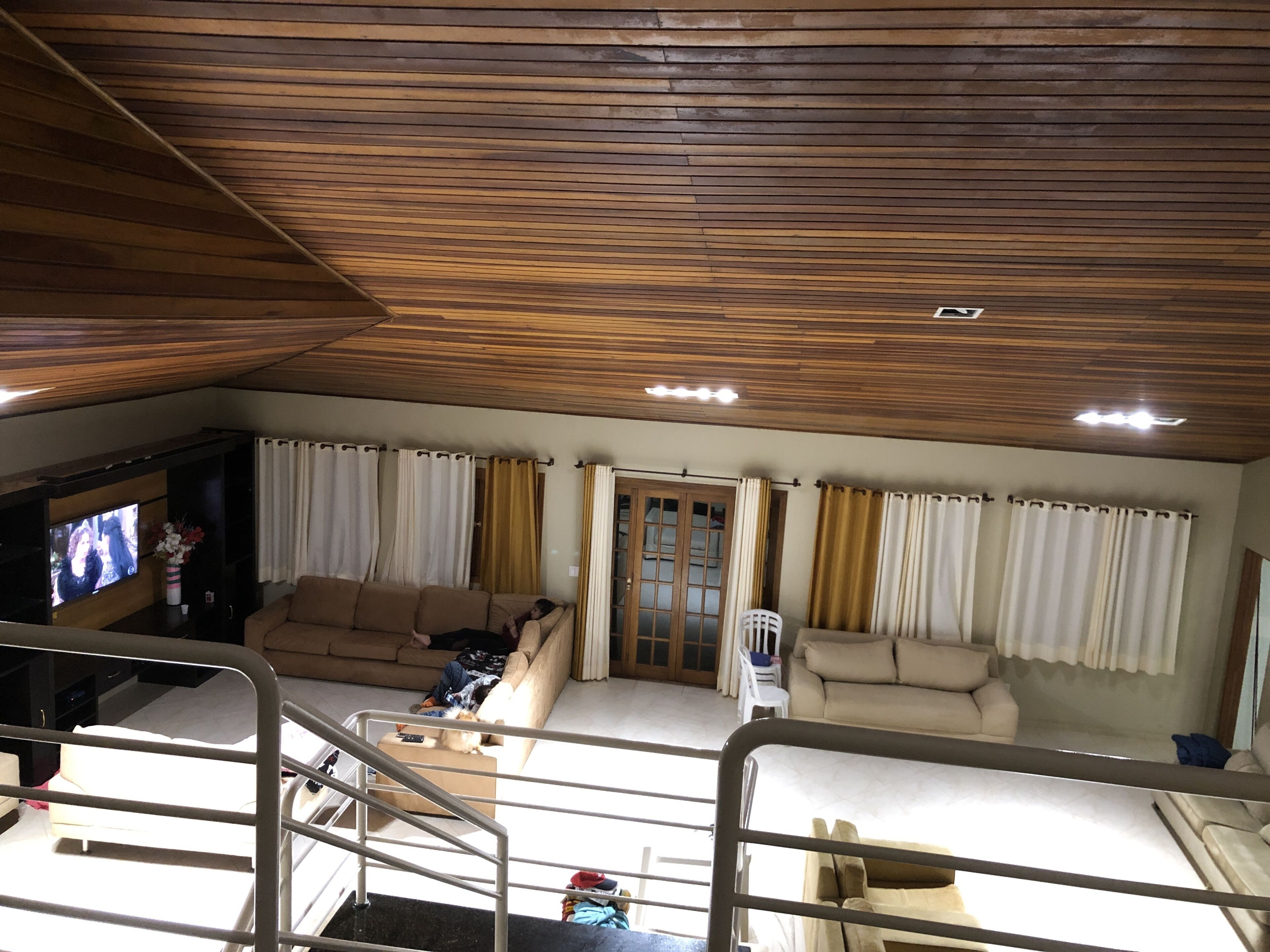 Lush Farm in front of the Dam - 13 suites and complete leisure