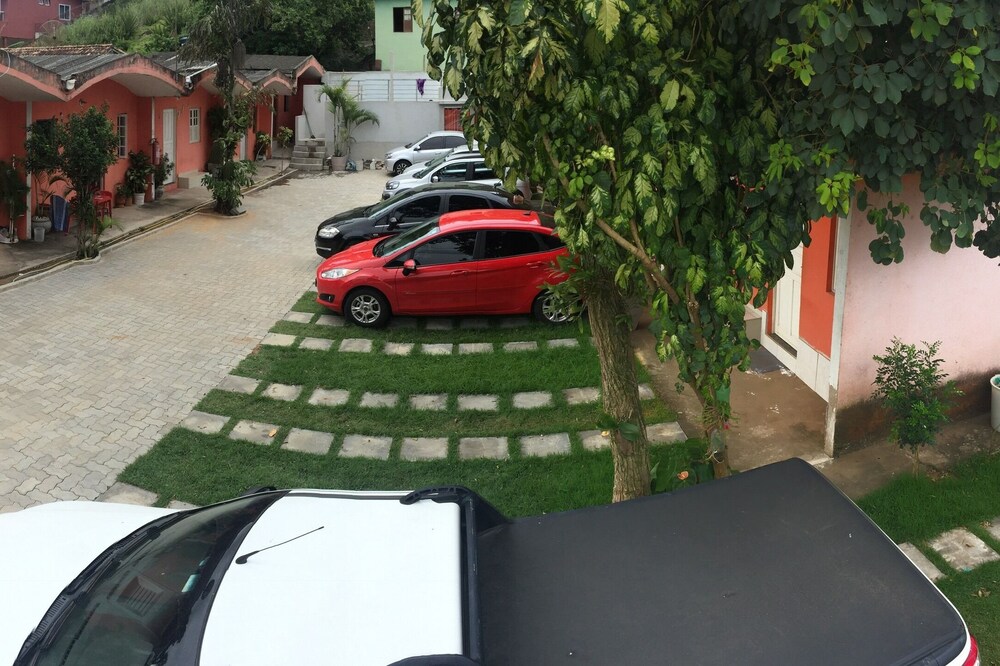Condo of ten chalets and pool for guests. Excellent cost benefit.