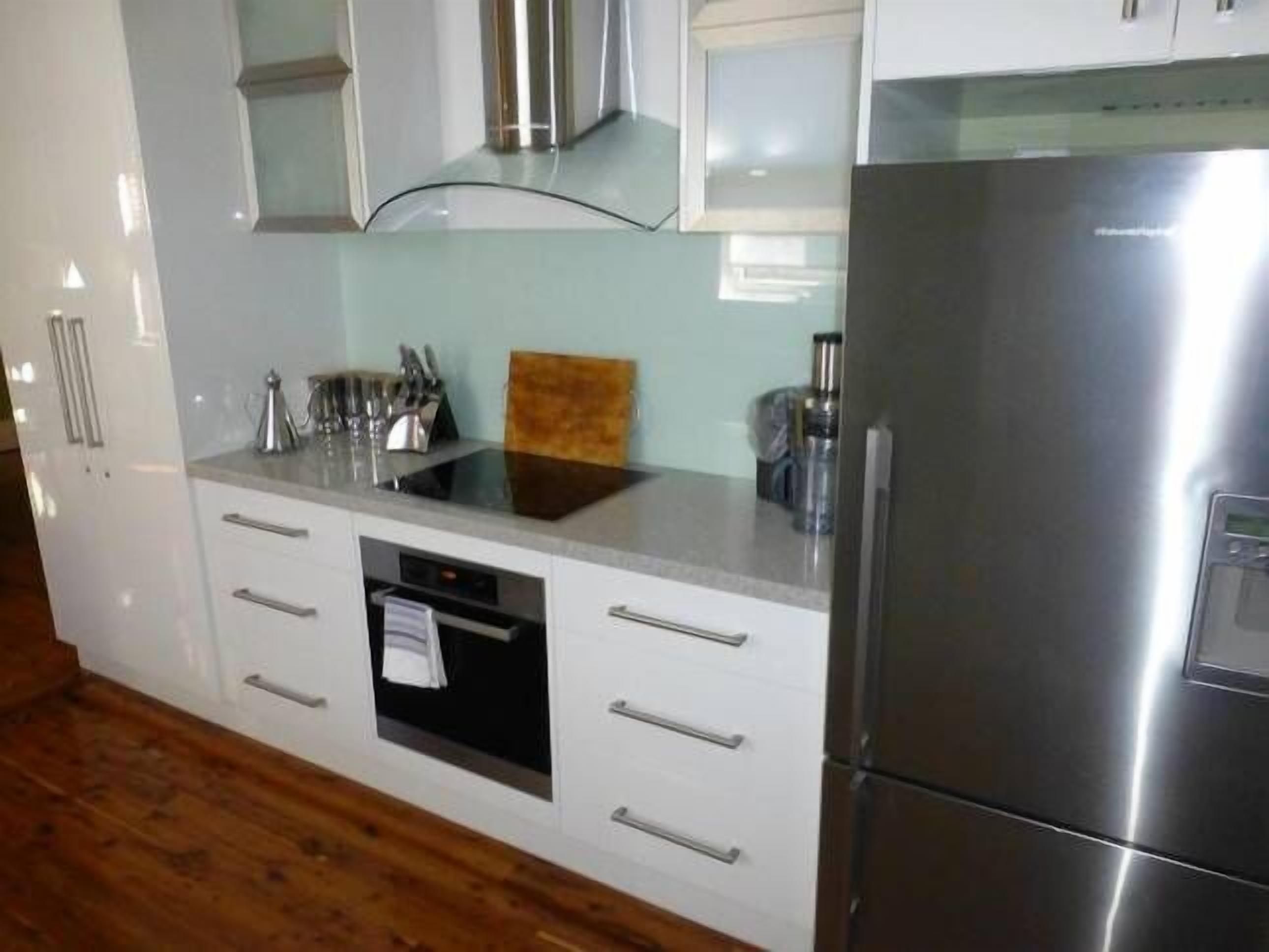 "Luxury on Wyse" - A minute's walk to Dean St.