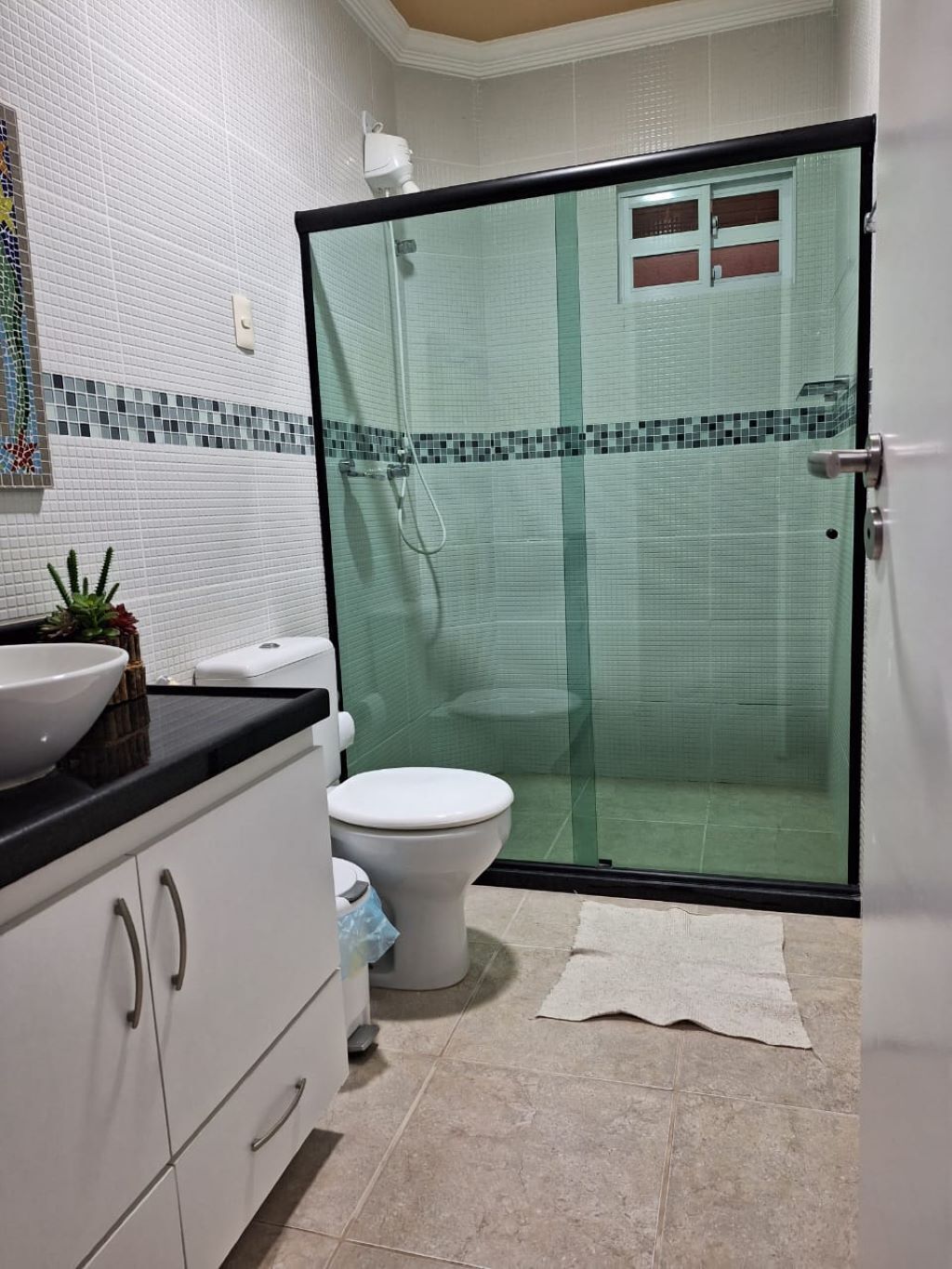 Luxury high house, pool, sauna, mini football field, game room, 5QT