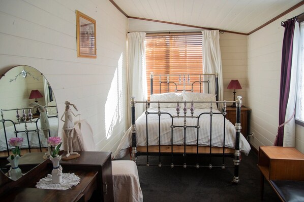 4 bedrooms, iron/ironing board, travel cot, bed sheets