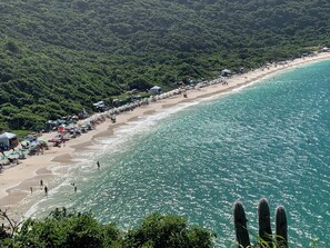 On the beach - Loft with sea view. (apartamento 501 prainha Arraial do CABO)